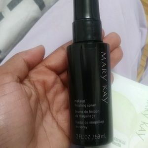 Mary kay finishing spray